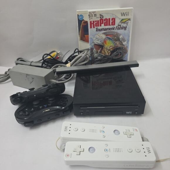 Nintendo Wii Console Bundle 512mb, 2 Games, 4 Remotes, Sensor Plus Cords Tested - Picture 8 of 16